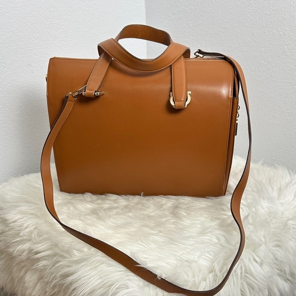 Salvatore Ferragamo Handbags - 💯 Authentic Salvatore Ferragamo Boston Bag Leather🍀